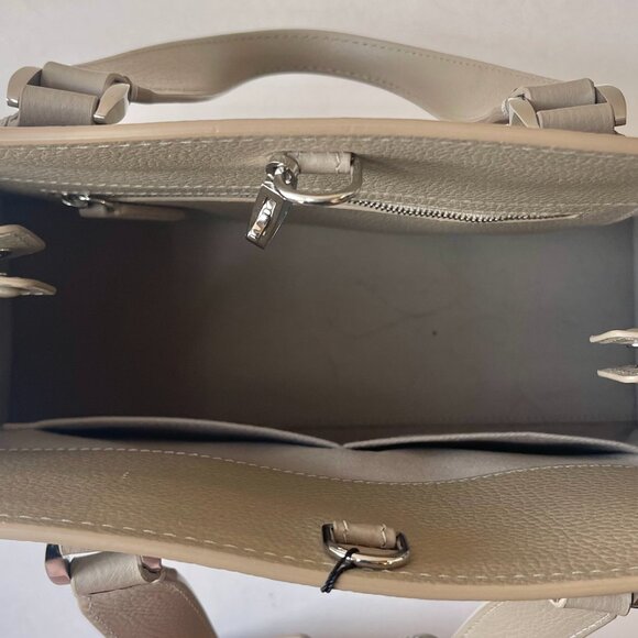 Giorgio Armani Le Sac NEW Leather Tote - Picture 9 of 15